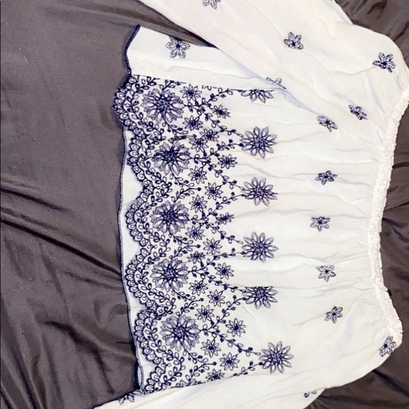 BRANDY MELVILLE OFF THE SHOULDER - Picture 2 of 2